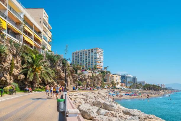 Apartamento Carole Playa Bajondillo Torremolinos Beach - Playa A 30 Segundos - Wifi - Parking - Terraza Appartement Buitenkant foto